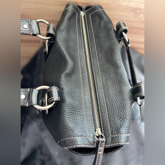 Vintage Coach pebbled Leather large Black shoulder bag. - Picture 12 of 12